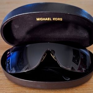 Micheal kors sun glasses